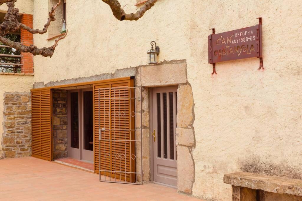 Masia Can Castanyola Marganell Esterno foto